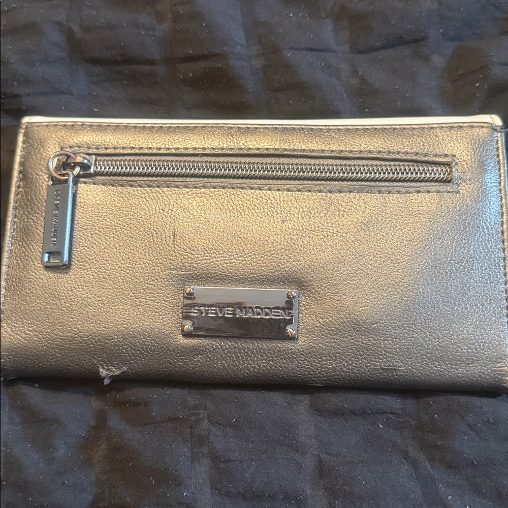 Steve Madden Metallic Silver Clutch Pre loved